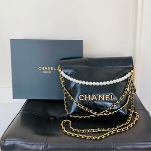New Chanel Makeup GWP Black Quilted Faux Leather 22 Mini Crossbody Shoulder Bag